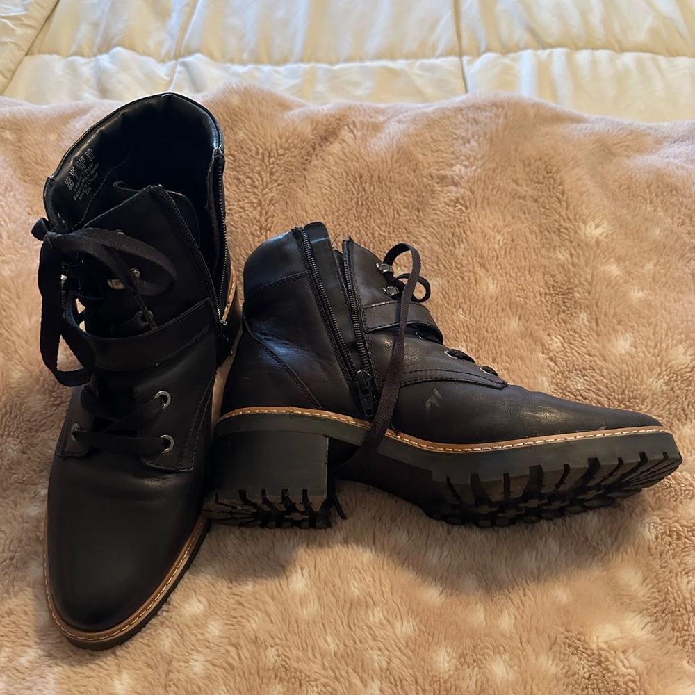 Naturalizer Tia Ankle Bootie